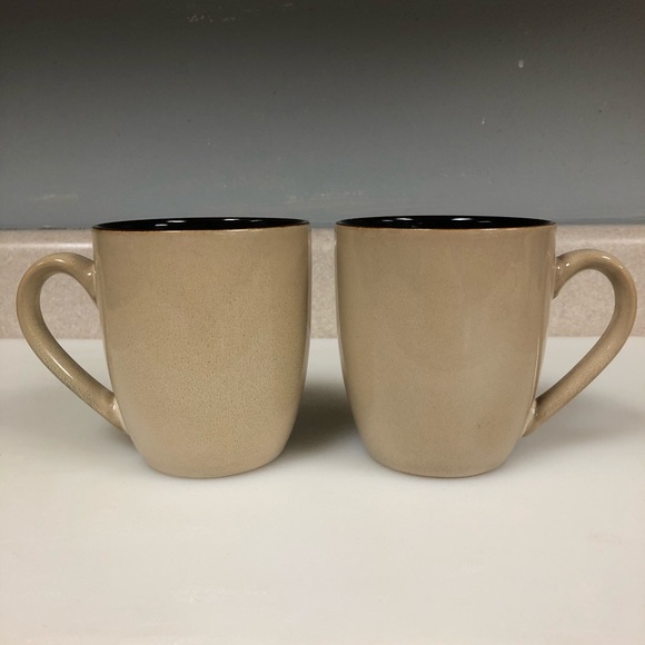 BOGO Set of 2 Pfaltzgraff Tan and Brown Mugs - Picture 13 of 16